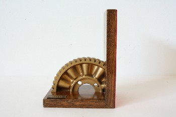 Bookend, Shapes, INDUSTRIAL,GOLD PAINTED GEAR W/TEETH,WOOD BASE W/RED FELT, WOOD, BROWN