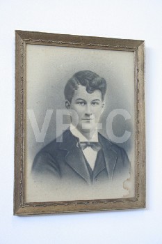 Art, Drawing, CLEARABLE, PORTRAIT, ANTIQUE, YOUNG MAN W/BOWTIE, GOLD COLOURED FRAME, WOOD, GREY