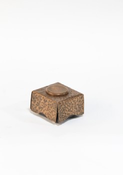 Desktop, Inkwell, GLASS INKWELL W/HAND FORGED / POUNDED COVER & LID, HAMMERED TEXTURE, ANTIQUE, METAL, COPPER