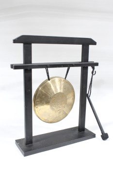 Music, Gong, ROUND BRASS GONG, BLACK STAND W/ATTACHED WAND, FREESTANDING, METAL, BRASS