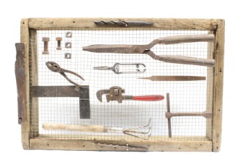Tool, Garden, RUSTIC WOOD TRAY FRAME W/MESH WIRE, GARDEN & WORKSHOP TOOLS & BITS ATTACHED, RUSTIC, GARAGE, WOOD, BROWN