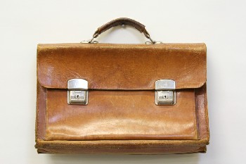 Luggage, Briefcase, SILVER LOCKS,STITCHING,SINGLE HANDLE,SOFT SHELL, LEATHER, BROWN