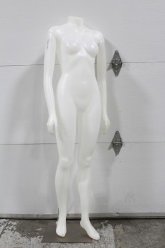 Store, Mannequin, FEMALE MANNEQUIN ON 15x15" STAND, NO HEAD, REMOVEABLE ARMS, PLASTIC, WHITE