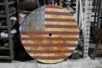 Table Top, Miscellaneous, HAND PAINTED FOLK ART AMERICAN FLAG TABLE TOP, STARS & STRIPES, U.S.A., HOLE FOR UMBRELLA, RUSTY, METAL, RED