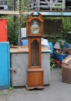 Clock, Grandfather, LONGCASE / FLOOR CLOCK W/CHAINS & PENDULUM, 