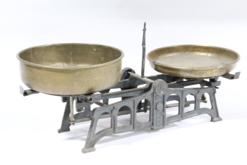 Scale, Balance, ANTIQUE / OLD STYLE BALANCE / WEIGHING SCALE, 2 ROUND BRASS TRAYS, AGED, METAL, BRASS