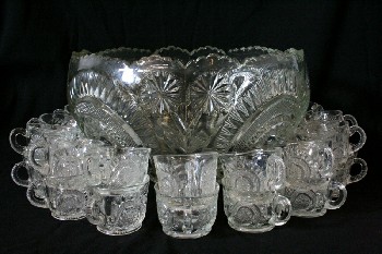 Drinkware, Punchbowl, VINTAGE PUNCH BOWL W/PINWHEEL / STARBURST PATTERN, SCALLOPED EDGE, MUST BE RETURNED WITH ALL 22 2