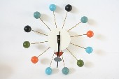 Clock, Wall, MODERN REPRODUCTION,POP ART/RETRO/ATOMIC STYLE, WOOD HOUR BALLS, OVAL/TRIANGLE HOUR & MINUTE HANDS , METAL, WHITE