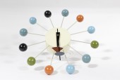 Clock, Wall, MODERN REPRODUCTION,POP ART/RETRO/ATOMIC STYLE, WOOD HOUR BALLS, OVAL/TRIANGLE HOUR & MINUTE HANDS , METAL, WHITE